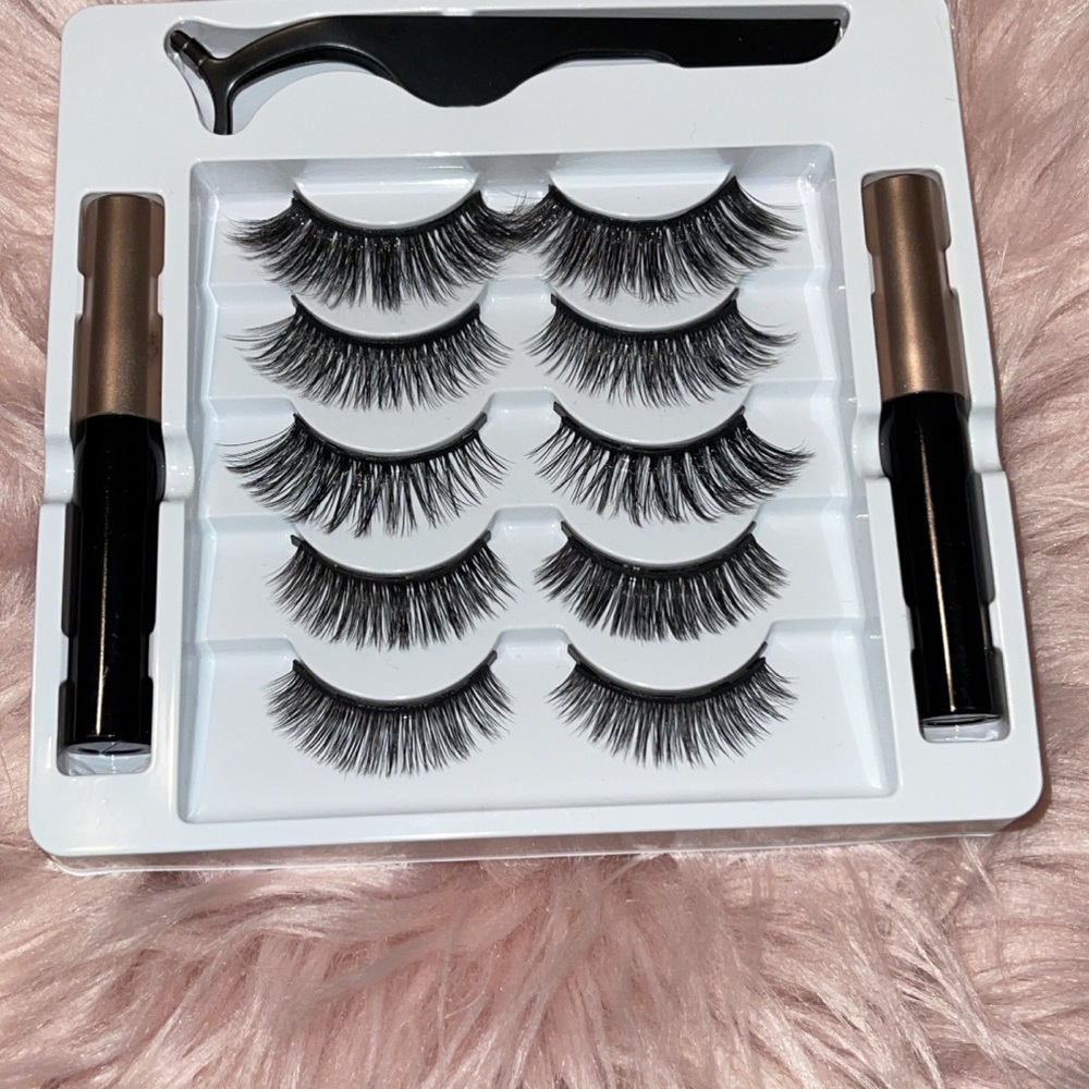Magnetic Eyelashes w/ eyeliner
